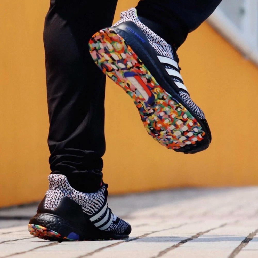 ADIDAS Ultraboost 5.0 DNA LOVE UNITES PRIDE Running Shoes Mens 5.5 Black Unisex